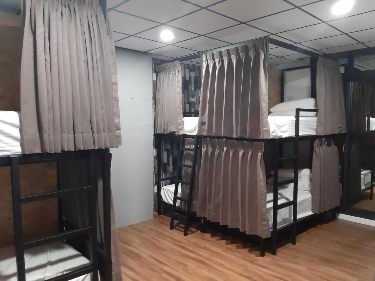 Quiet Hostel - Minquan Inn Tainan Exterior foto