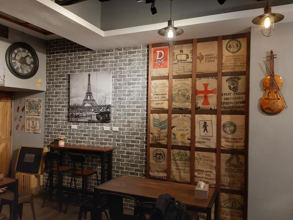 Quiet Hostel - Minquan Inn Tainan Exterior foto