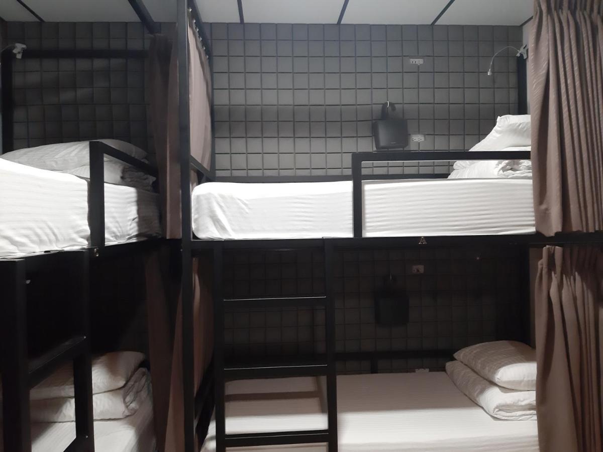 Quiet Hostel - Minquan Inn Tainan Exterior foto