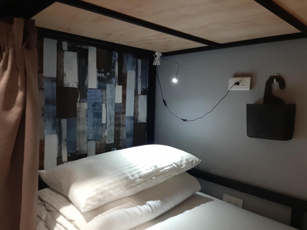 Quiet Hostel - Minquan Inn Tainan Exterior foto