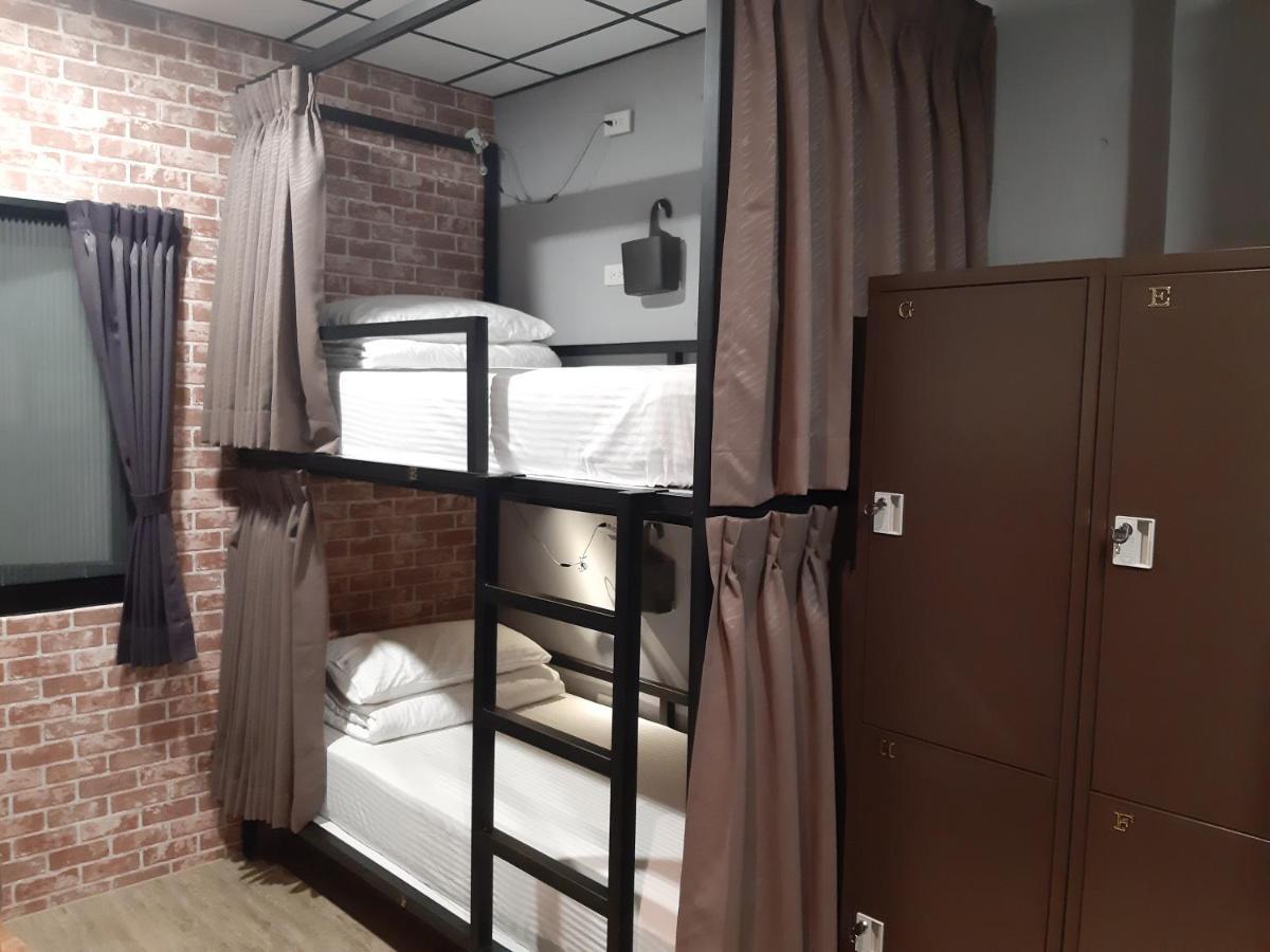 Quiet Hostel - Minquan Inn Tainan Exterior foto